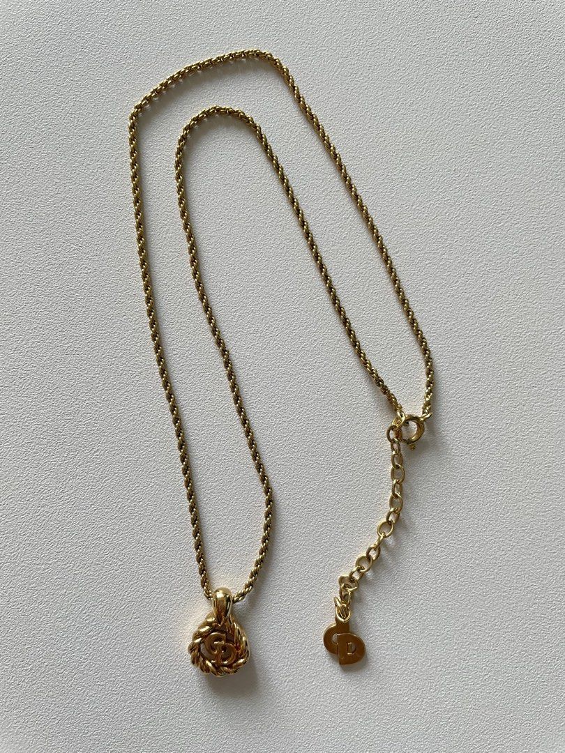 Cd store necklace dior