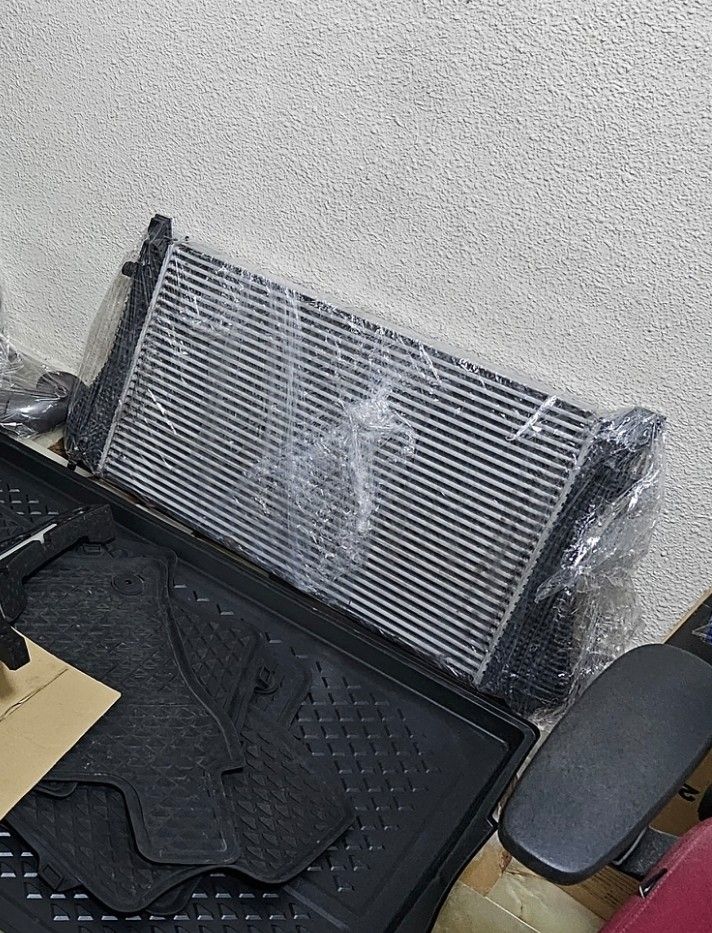 VW MK7 GTI stock intercooler, Car Accessories, Accessories on Carousell