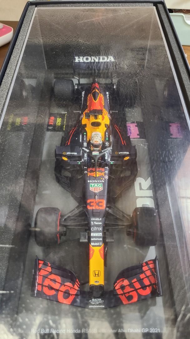 1/18 Spark Red Bull RB16B Honda Abu Dhabi GP World Champion 2021 