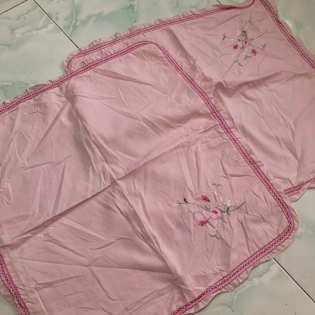 23”x22” throw pillow case P250 (Category: Cushions & Throws) located in Dipolog. Submitted by playmatesfriend.ph (Listing ID 1257037497, Image 1). Description: .