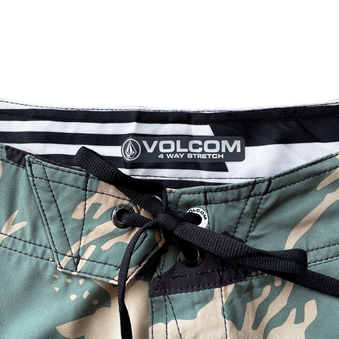 Volcom 4 outlet way stretch shorts
