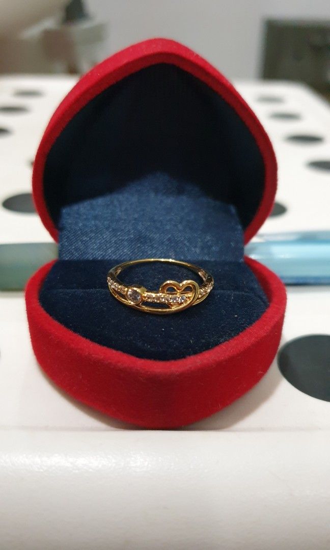 375 9k gold heart white stone ring sz14 Women s Fashion