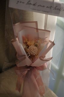 索拉花束. 玻璃鐘罩.永生花束.單支花束.情人節花束.玫瑰花.永生花.乾燥花.不凋花.花藝.花禮.拍攝道具