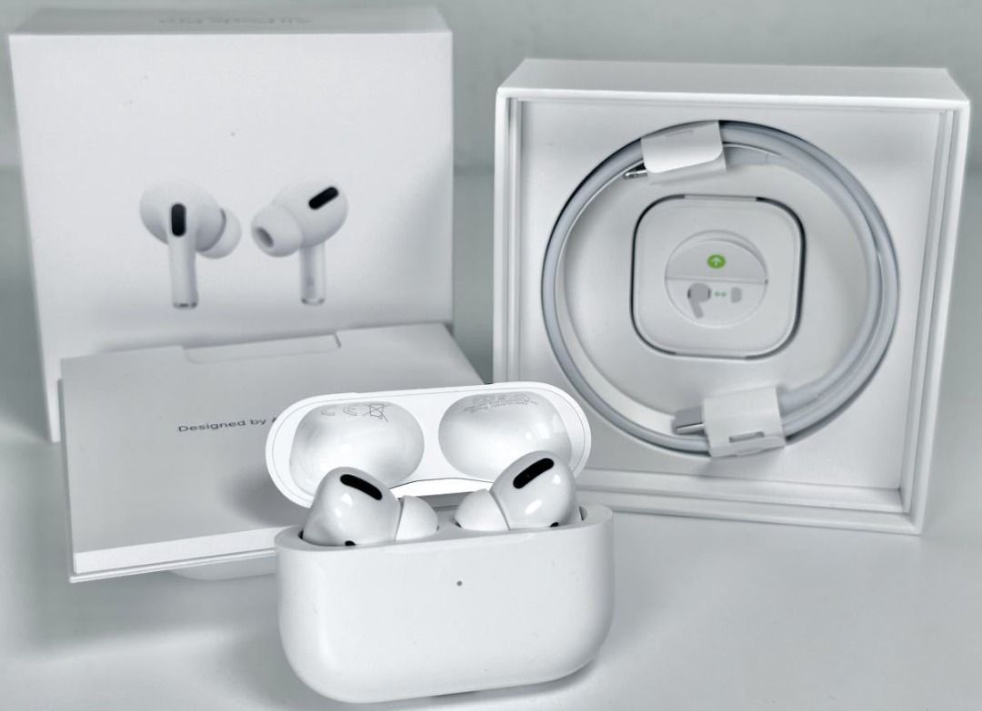 割引価格 Apple AirPods 第1世代 Pro イヤホン本体(両耳)＋ケース Pro 第1世代 本体 Pro（第2世代）を購入 エアポッツプロ  - 正規品 AirPods オーディオ機器