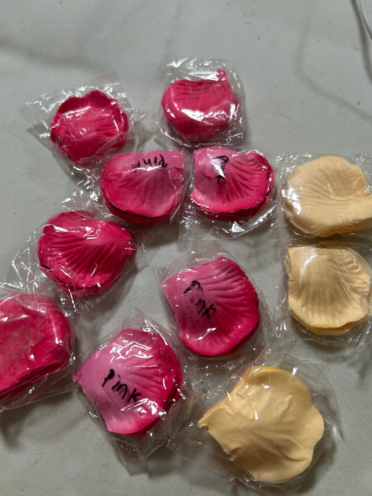 Artificial Fake Rose Petals (for ROM, Weddings, Proposals), Furniture