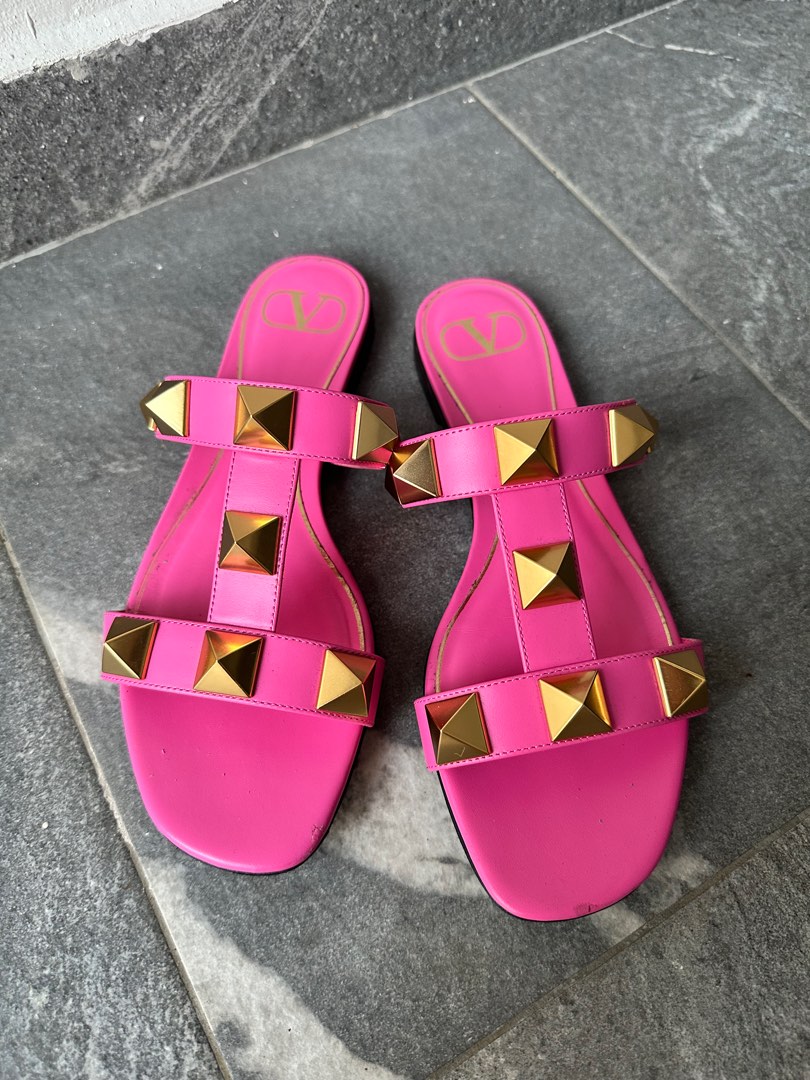 Hot pink deals valentino sandals