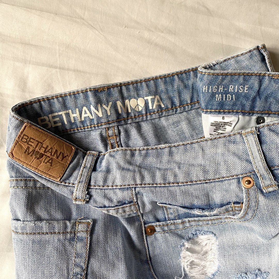 Bethany Mota Denim Shorts Light Wash (Category: Shorts) located in Quezon City. Submitted by lvma_ (Listing ID 1257098227, Image 3). Description: Used but still in good condition Distressed Size 6 on tag.