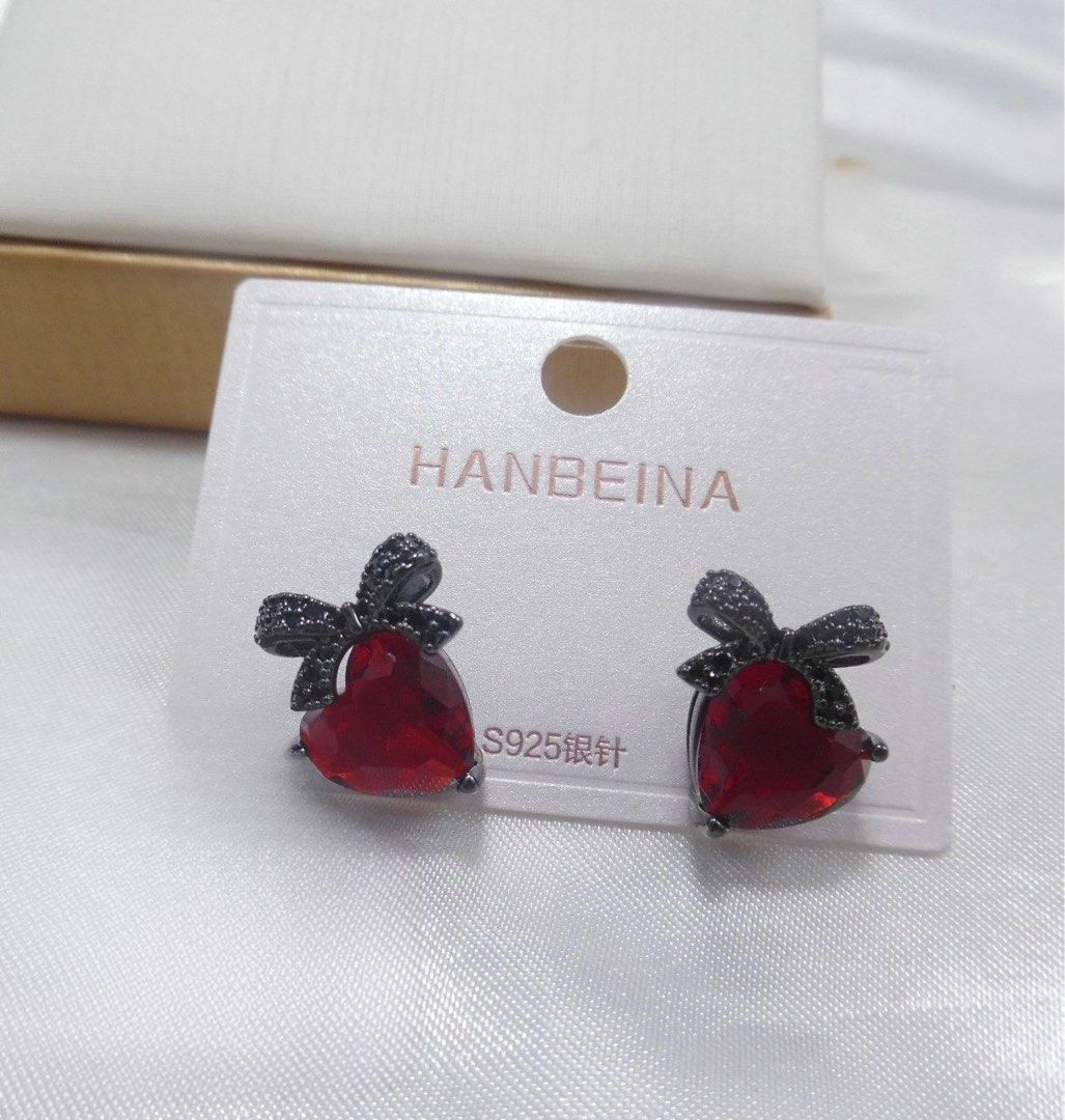 W brand earrings outlet