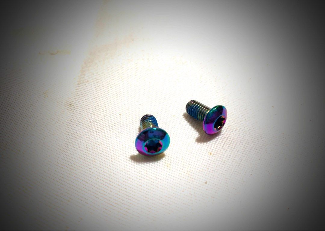 Brand New Bicycle Water Bottle Bolts Screw, Sports Equipment, Bicycles