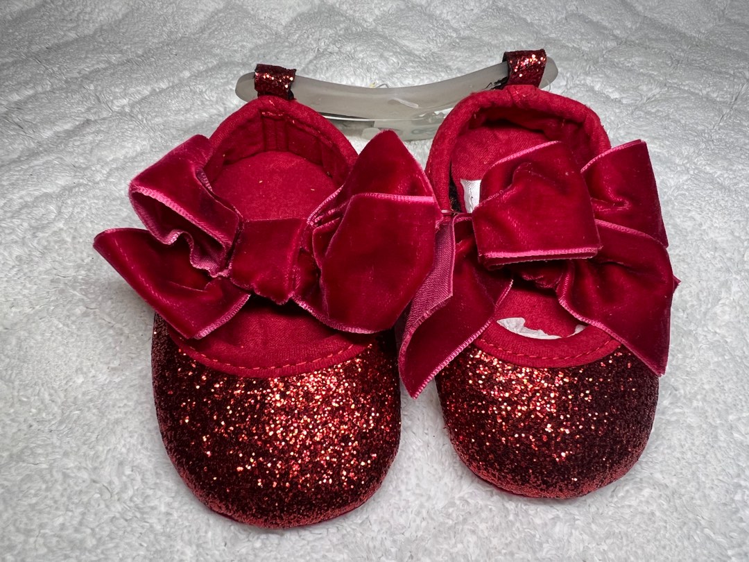 Cat and jack hotsell red glitter shoes