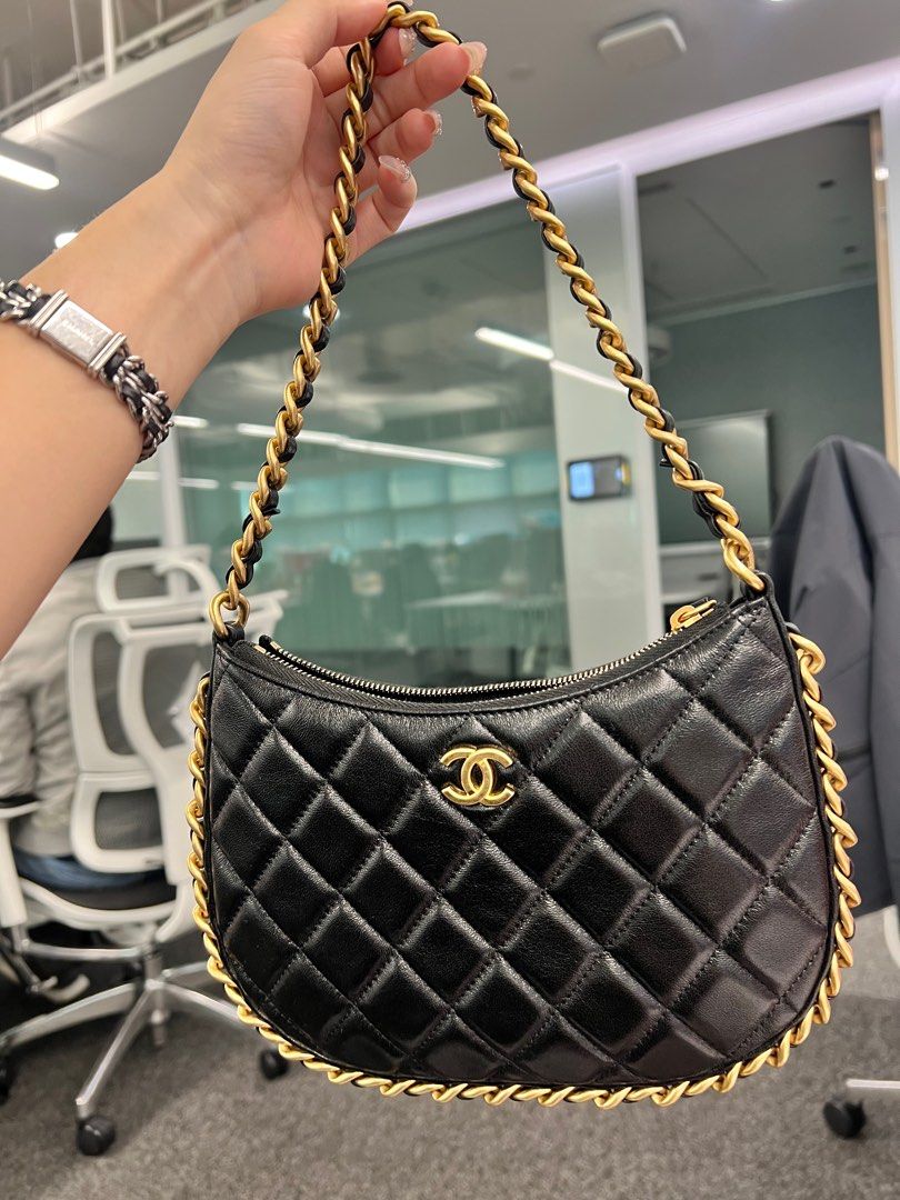 Chanel hobo shoulder bag clearance