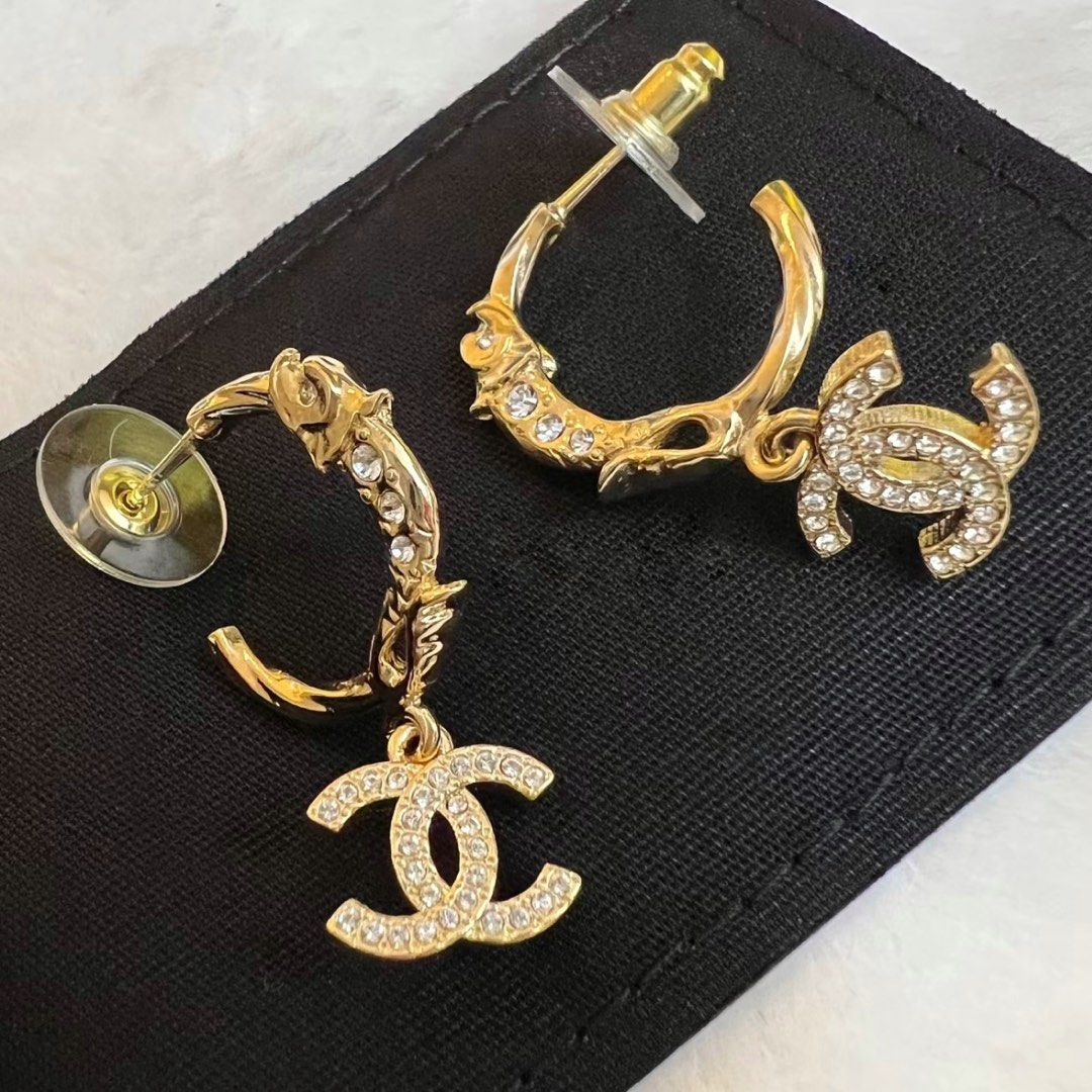 Chanel 23C CC logo Earrings