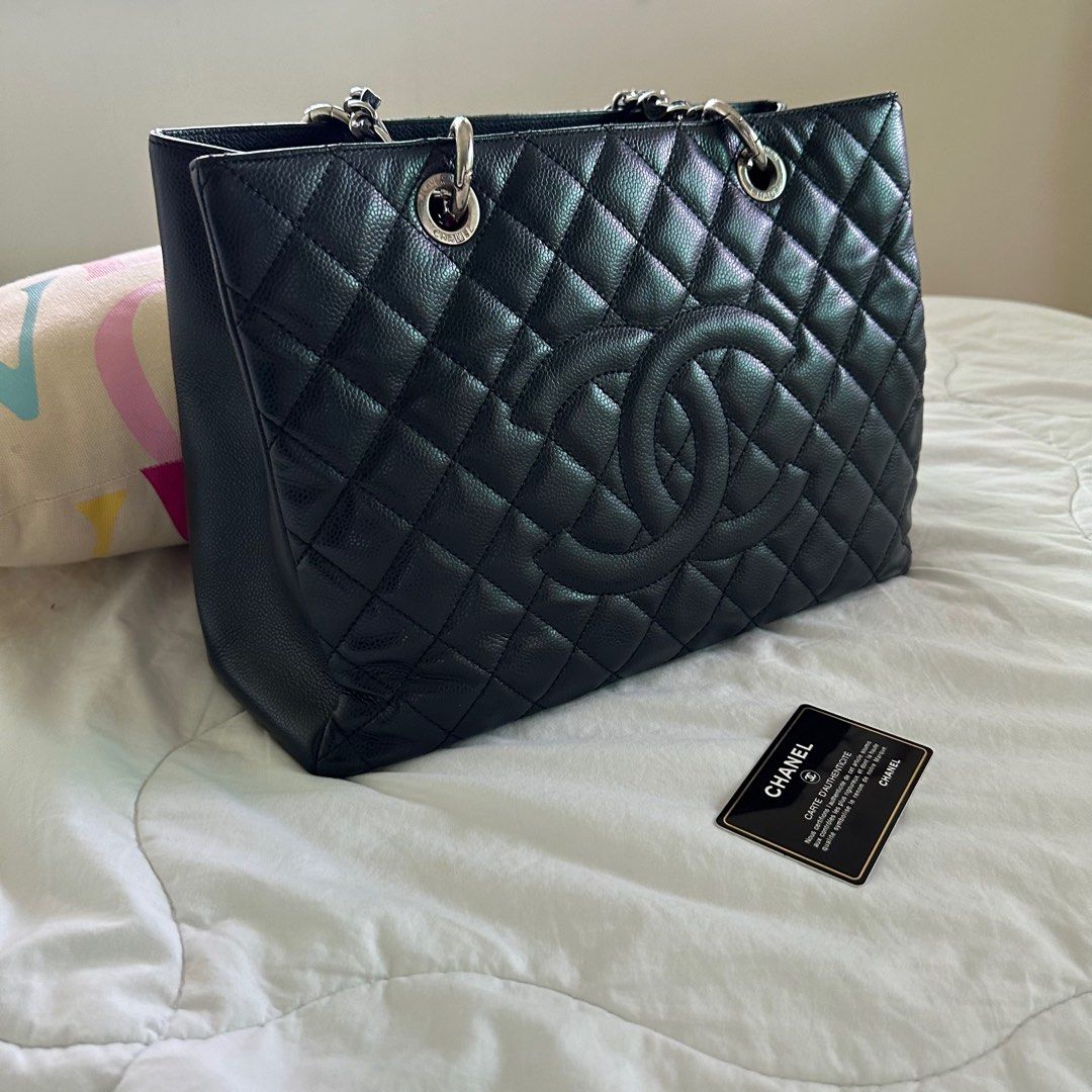 Chanel Gst Caviar Bag size Large, Luxury, Bags & Wallets on Carousell