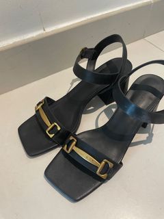 Charles and Keith black sandal