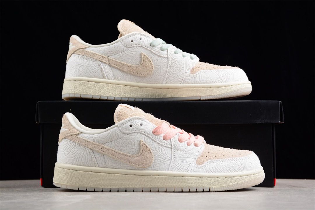 White nike with flowers new arrivals