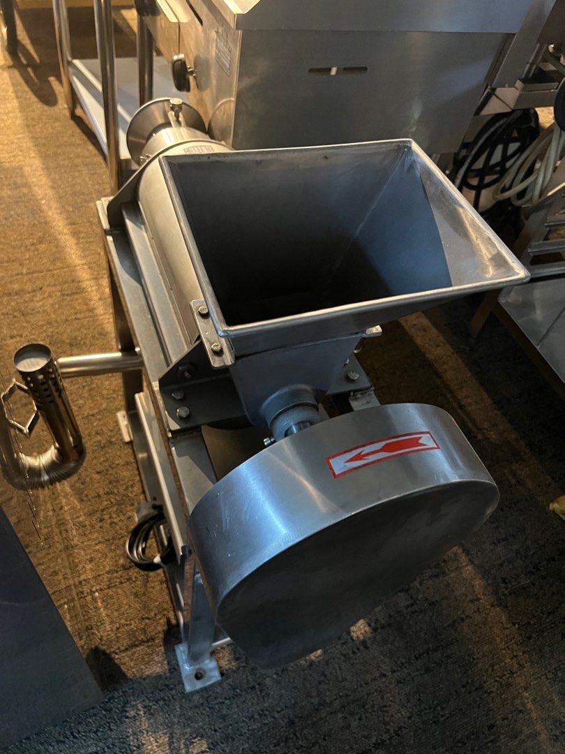 Coconut Meat Extractor Machine, Grinder, Prawn Shell Squeezer, TV