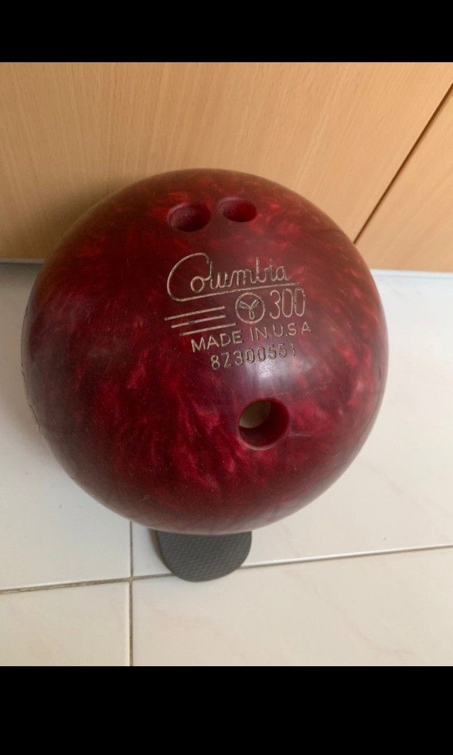 Columbia Bowling Balls, Sports Equipment, Sports & Games, Billiards