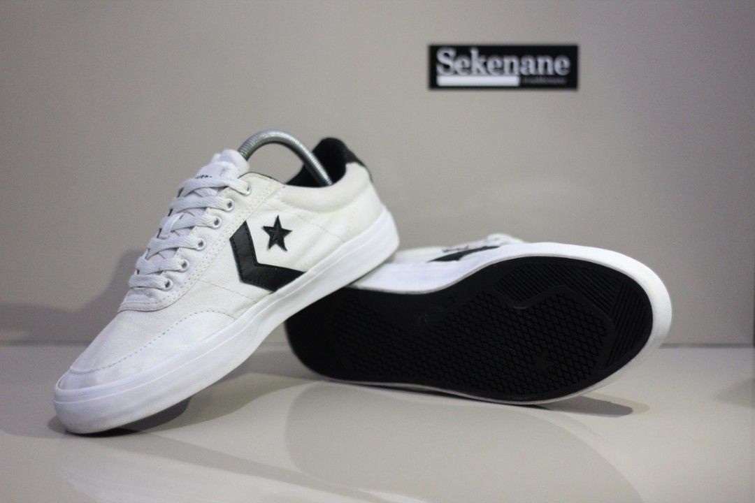 Converse courtlandt harga hot sale
