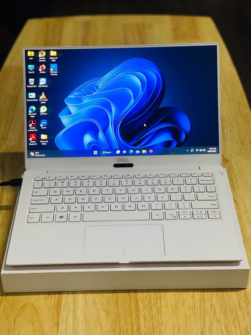 Dell XPS 13 9370 P82G ( Core i7-8th gen/ 8GB RAM/ 256GB SSD), Computers ...