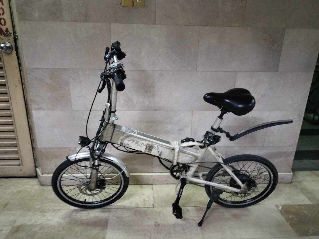 electric bicycle 6 speed 250w (Category: Bicycles) located in Manila. Submitted by jonrick.co (Listing ID 1257136699, Image 1). Description: electric bicycle 6 speed 250w execellent condition healthy battery life wheel size 20 with charging adaptor binondo mla.
