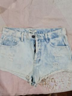 (Category: ) located in . Submitted by nicollen (Listing ID 1257158790, Image 1). Description: .