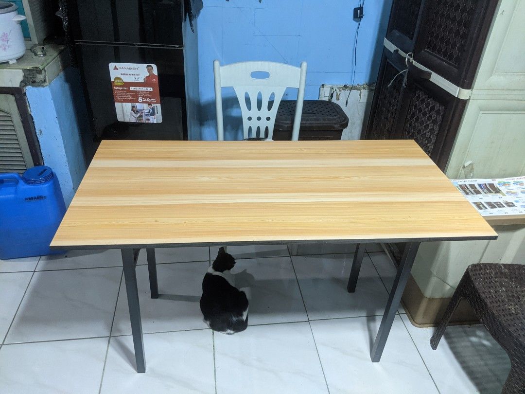 FOLDABLE COMPUTER TABLE (Category: Tables & Sets) located in Manila. Submitted by katttt214 (Listing ID 1257121820, Image 2). Description: l Foldable computer table BRAND NEW✅ 🔶 Available sizes : 📍 80 x 40 📍 100 x 40 📍 100 x 50 📍 100 x 60 📍 120 x 40 📍 120 x 60 📢 ON HAND ‼️ 📢 ORDER NOW DELIVER NOW ‼️ 📢 RETAIL OR WHOLESALE PWEDE RIN 🔶 LEGIT NA LEGIT CHECK NYO PA PAGE NAMIN COD OR GCASH.