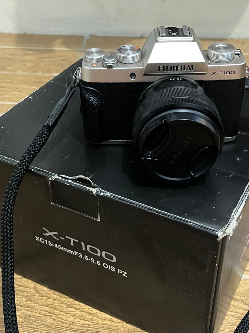 FUJIFILM XT100 MIRRORLESS CAMERA WITH BOX (RUSH), Photography, Cameras
