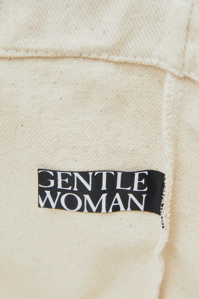 GW CLASSIC GW TOTE BAG, Women's Fashion, Bags & Wallets, Tote Bags on ...