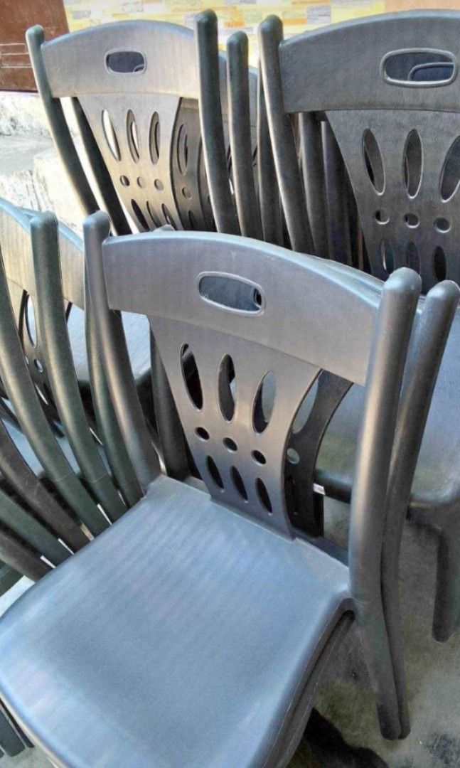 HAMPAS CHAIR RUBBERIZED CHAIR (Category: Chairs) located in Manila. Submitted by katttt214 (Listing ID 1257121585, Image 1). Description: HAMPAS CHAIR SALE ‼️SALE ‼️ BLACK WHITE RETAIL/ WHOLESALE brand new super tibay ☯☯.