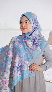 Hijab Segi Empat Voal Ultrafine Tryspan Warna Baby Blue | Hijab Voal | Hijab Motif | Haijab Print
