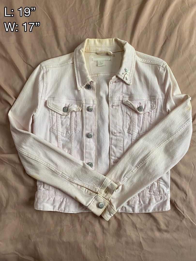 H&M Pastel pink denim jacket (Category: Coats, Jackets and Outerwear) located in Paranaque City. Submitted by basicbeomkoo (Listing ID 1257106314, Image 1). Description: Baby pink Needs washing ➷ gcash ➷ sdd/sco/direct ggx/flash express .