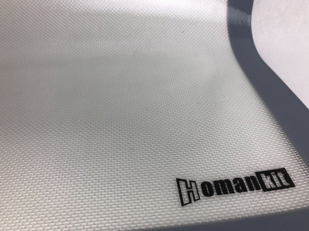Homan Kit Non-Stick Silicone Baking Mat (Category: Bakeware) located in Tagaytay City. Submitted by barenwolf (Listing ID 1257055825, Image 1). Description: Size: 40 x 60cm NON-STICK & EASY-TO-CLEAN: No more scrubbing! Even burnt sugar and fat falls off on its on. Just rinse the mat in warm soapy water to clean it. You can also wash it in your dishwasher. Repeated multiple uses and washing cycles do not affect non-stick properties of the mat. Aft