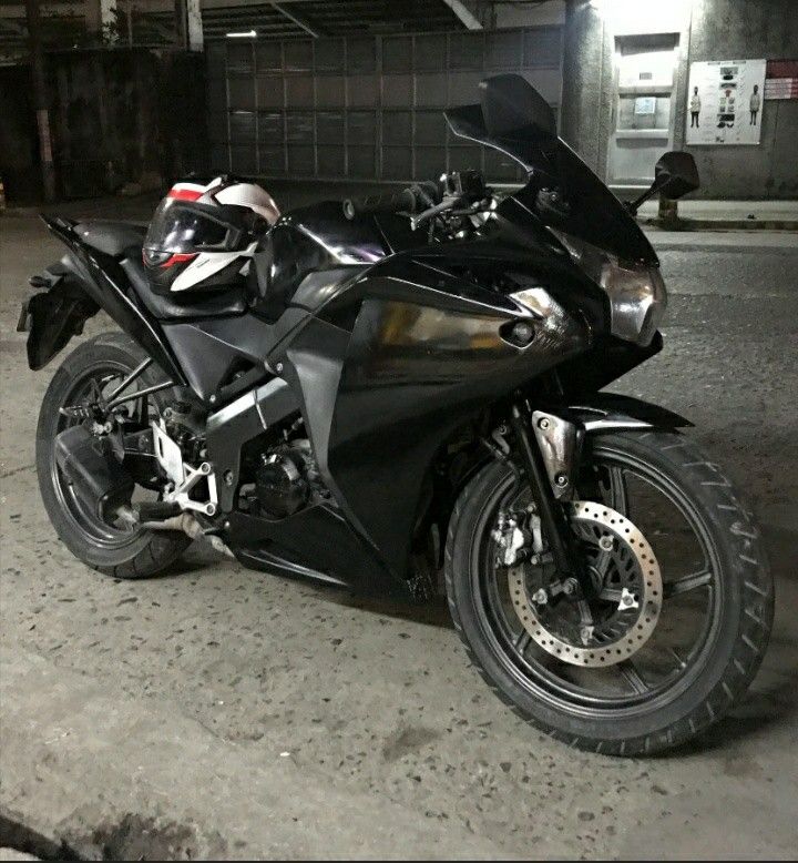 Honda cbr 150 hot sale v2