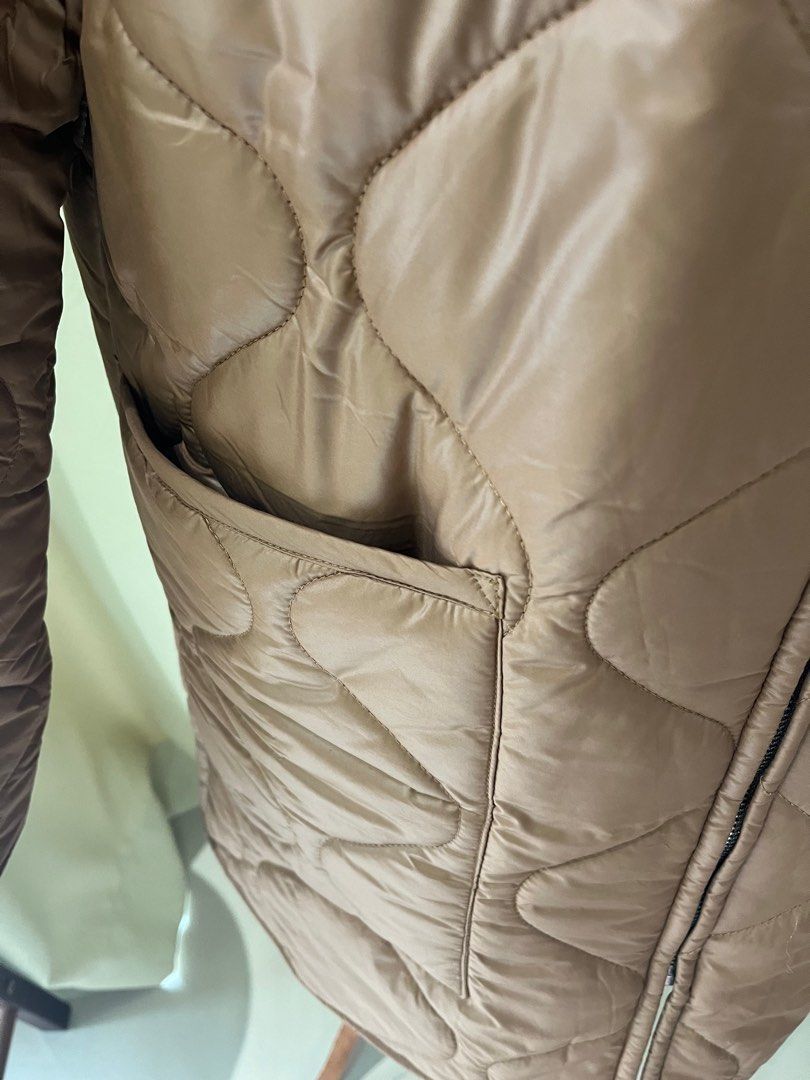 Jacket (Category: Coats, Jackets and Outerwear) located in Cyberjaya. Submitted by jolenepreloveditems (Listing ID 1257079870, Image 3). Description: .