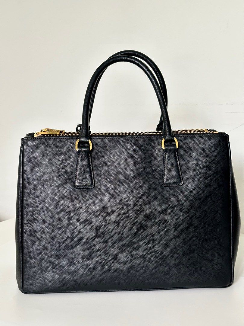 Prada galleria best sale large executive tote