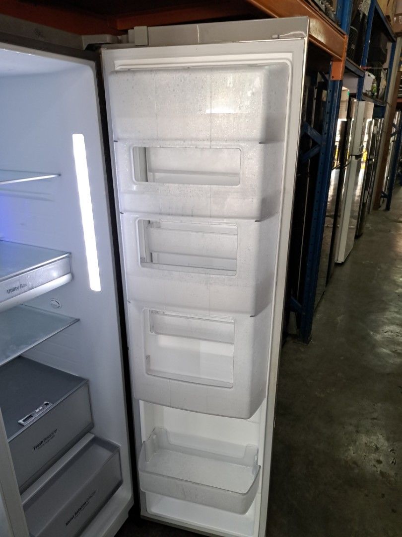 Look new Lg side by side Refrigerator Fridge inverter 625L net warranty