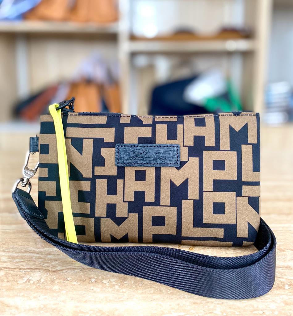 Longchamp Le Pliage LGP Clutch size 21 13.5cm BACA KETERANGAN Barang Mewah Tas Dompet di Carousell
