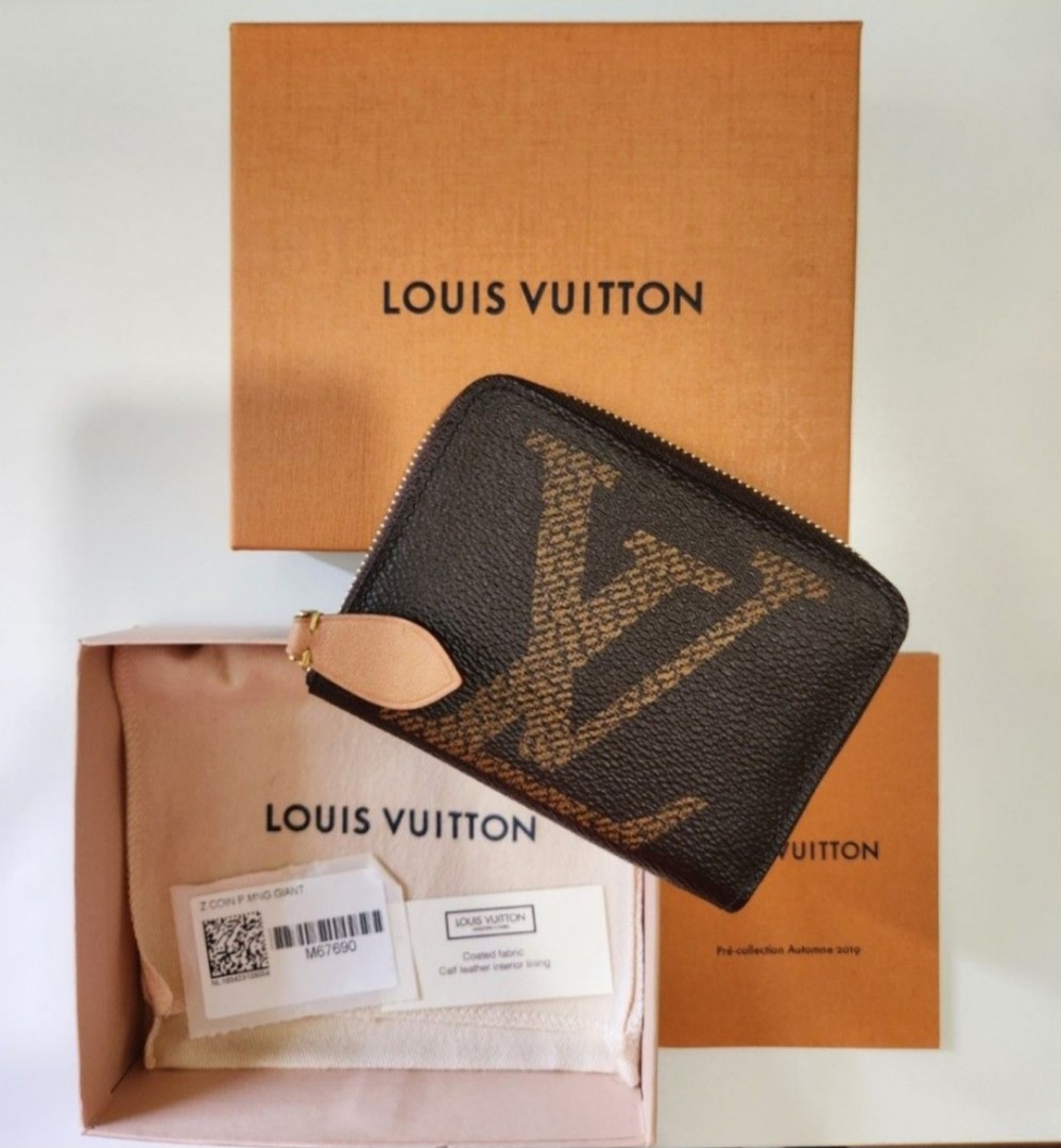 Louis Vuitton Zippy Vertical Wallet M62295 - what fit's inside? 