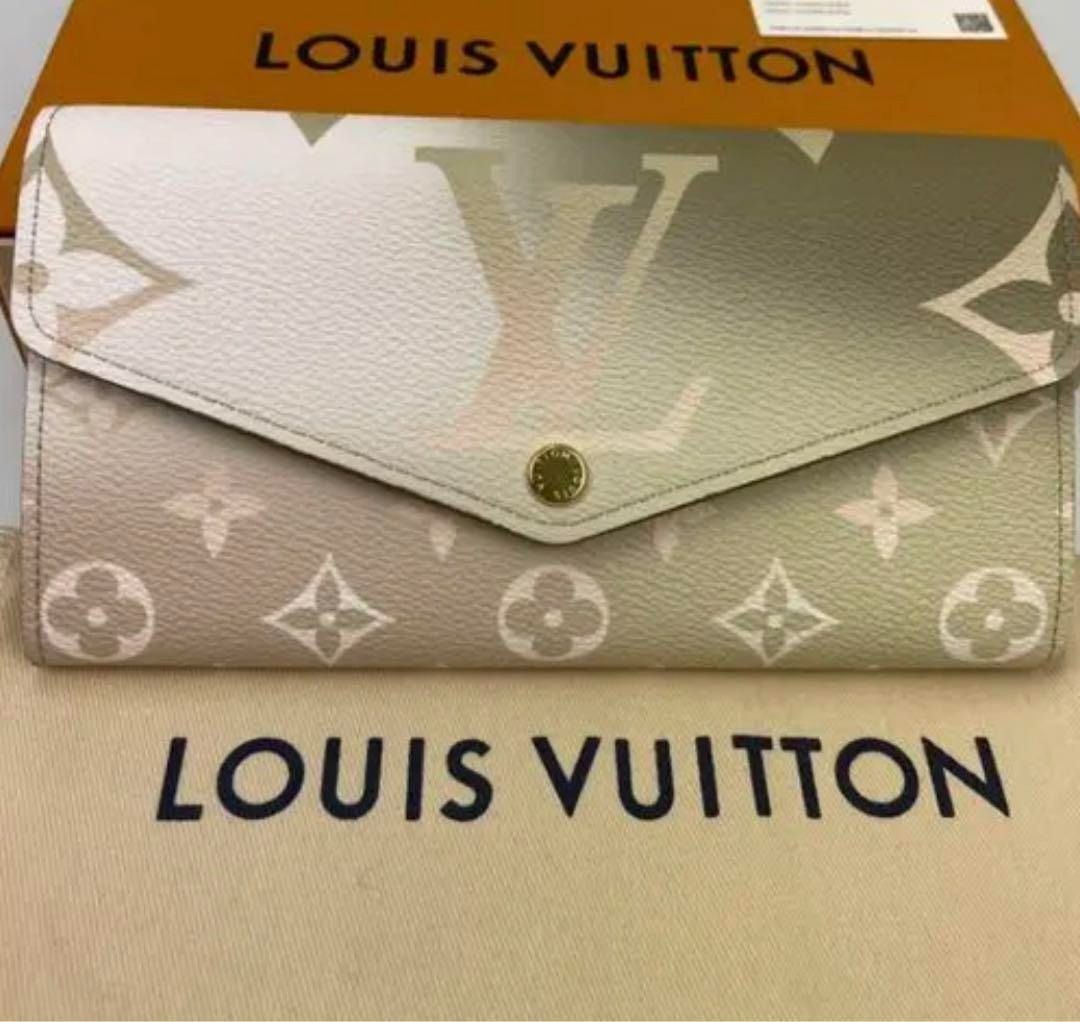 Louis Vuitton Sarah Wallet Authentic, Luxury, Bags & Wallets on Carousell
