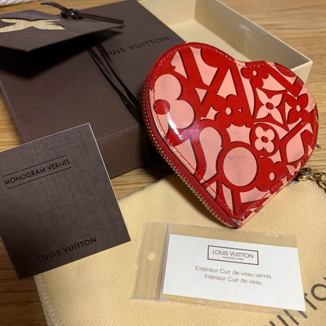 Louis Vuitton Vernis Coin Purse Heart Chain Limited, Luxury, Bags & Wallets  on Carousell