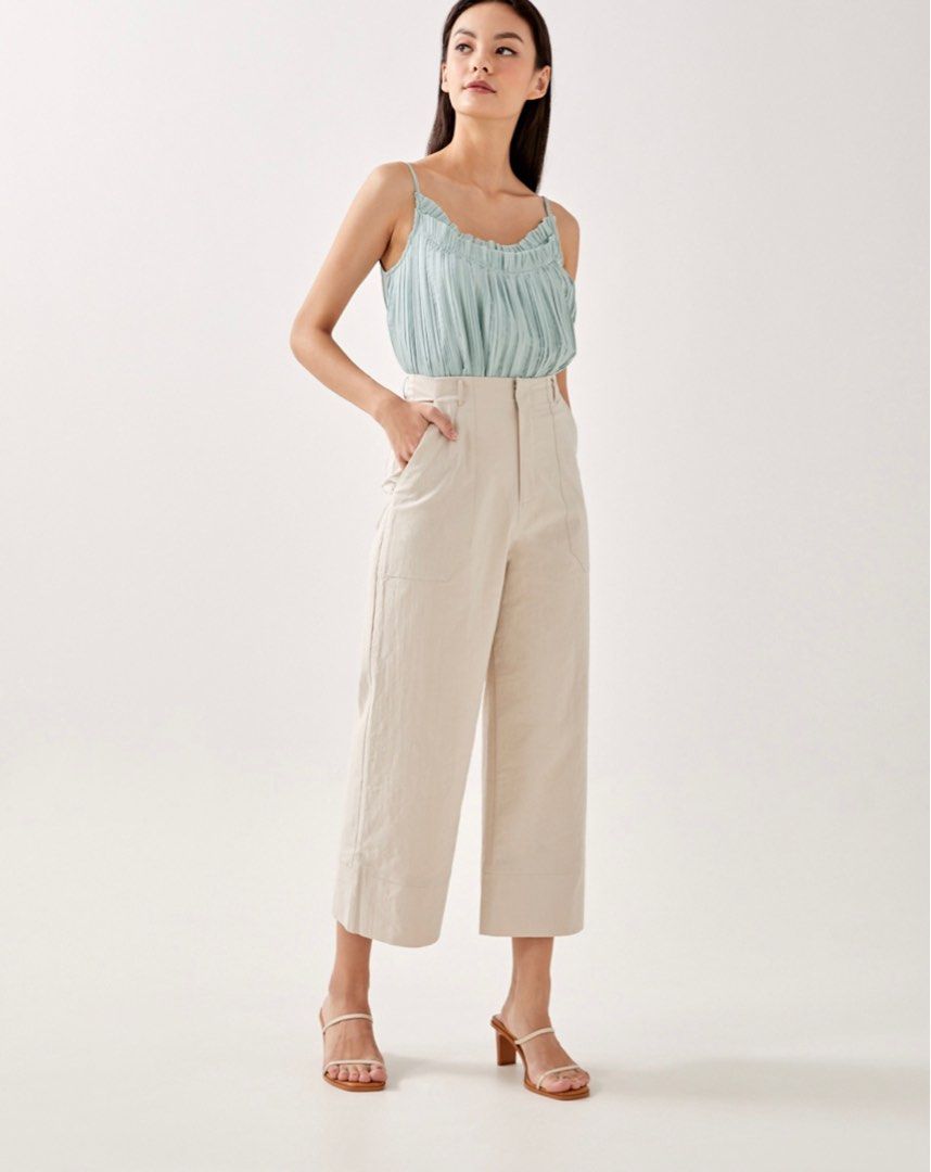 Love Bonito Marien Patch Pocket Pants in Oat (Category: Other Bottoms) located in Quezon City. Submitted by lvma_ (Listing ID 1257143124, Image 1). Description: Used once only for a few hours Pristine condition, looks brand new Soft material, with lining SRP ₱ 2326 on site RFS: not my size.