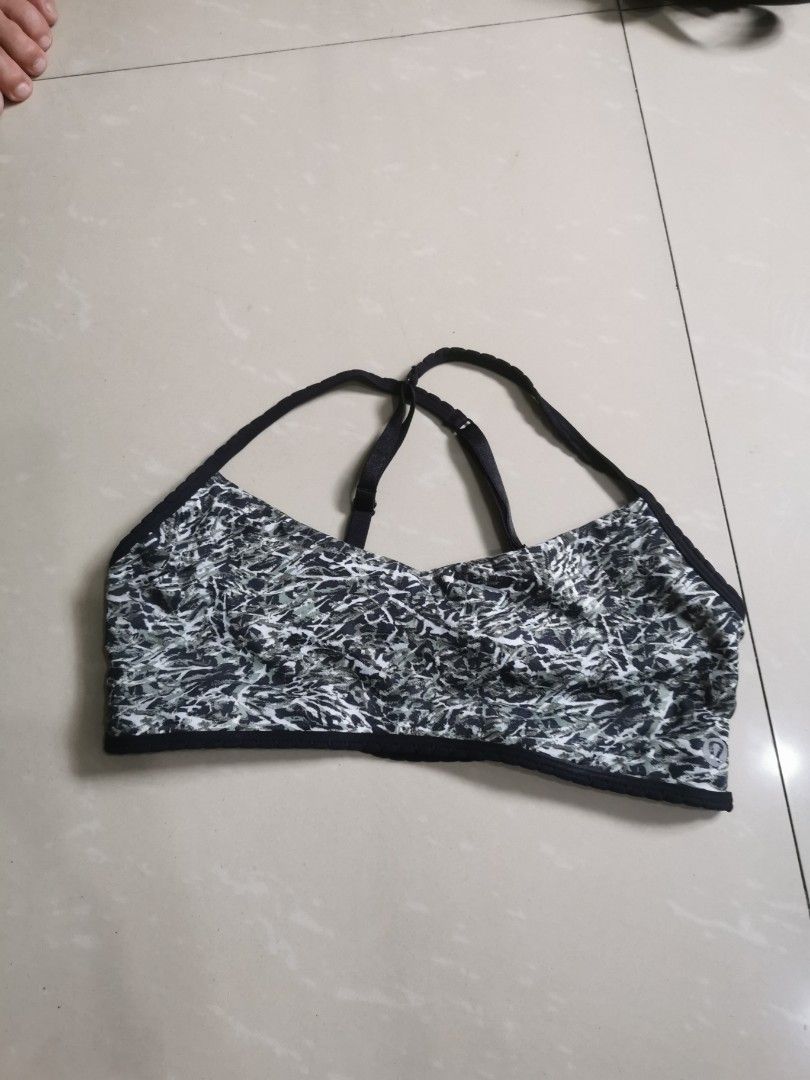 ECHT SPORTSBRA IN SNAKESKIN PRINT, Women's Fashion, Activewear on Carousell