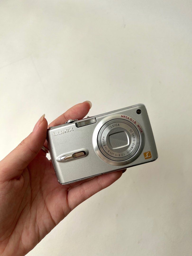 Panasonic LUMIX DMC-FX07 - デジタルカメラ