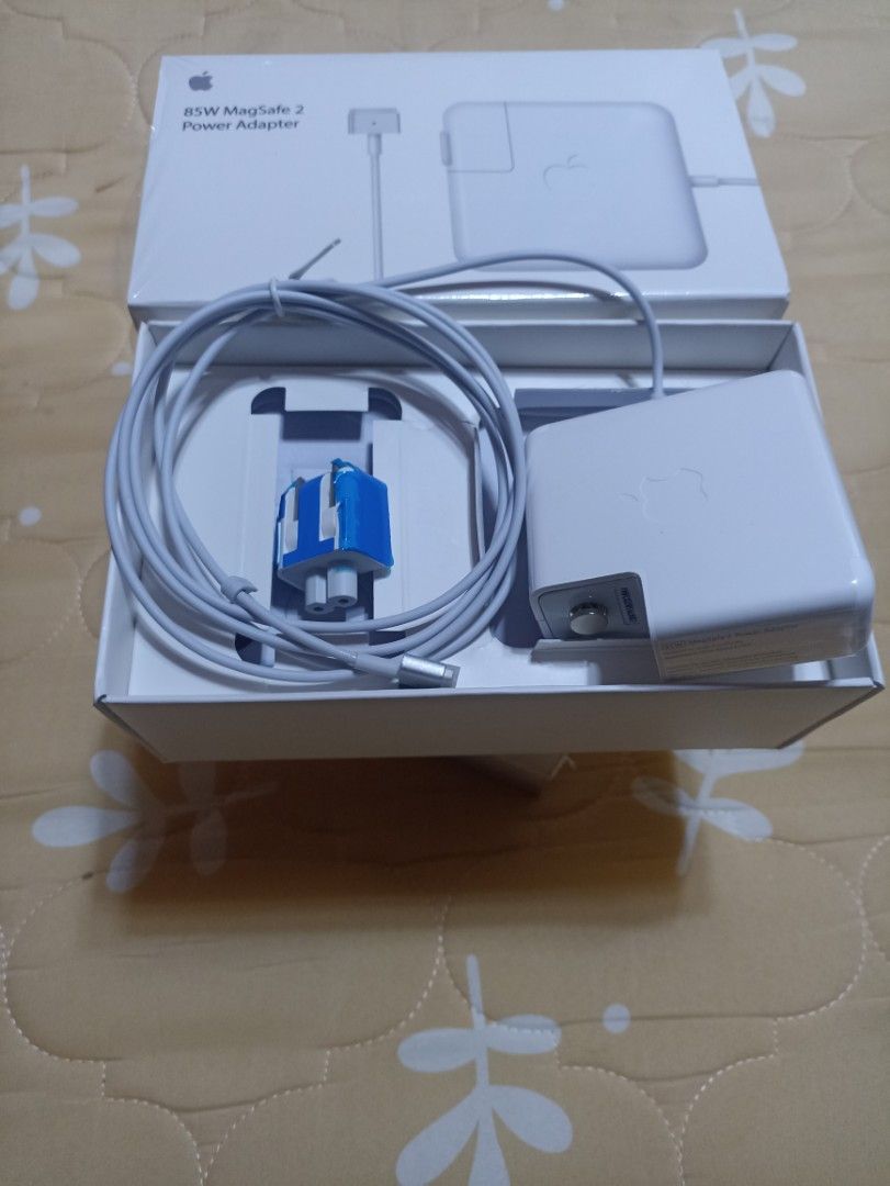Apple Magsafe 85w charger (Category: Chargers) located in Manila. Submitted by magppmhab70509 (Listing ID 1257017225, Image 1). Description: 85w magsafe for mac bnew sealed mall quality sm ayala ghills quality Perfect for personal and gifts..
