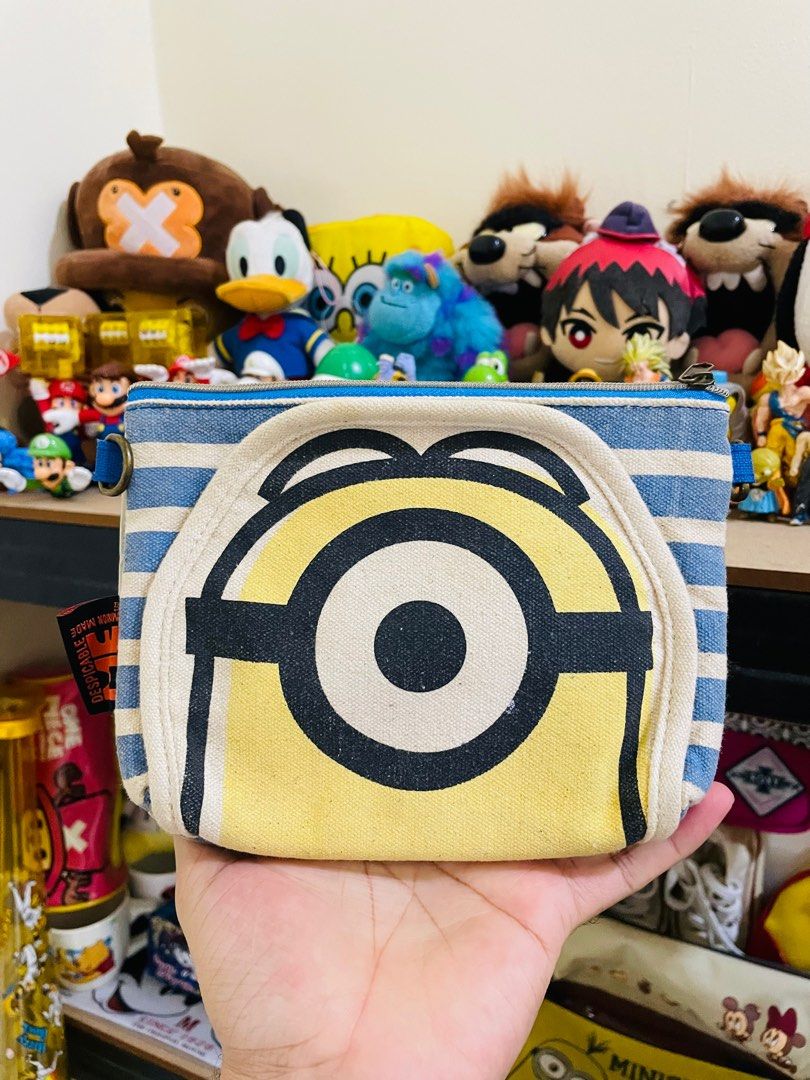 MINION SLING BAG