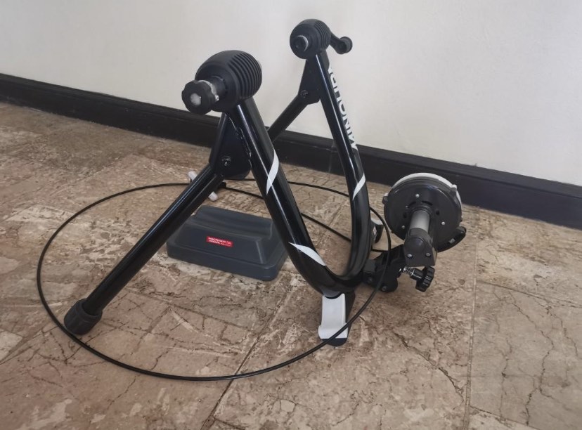 Minoura Bike Trainer, Sports Equipment, Bicycles & Parts, Bicycles on