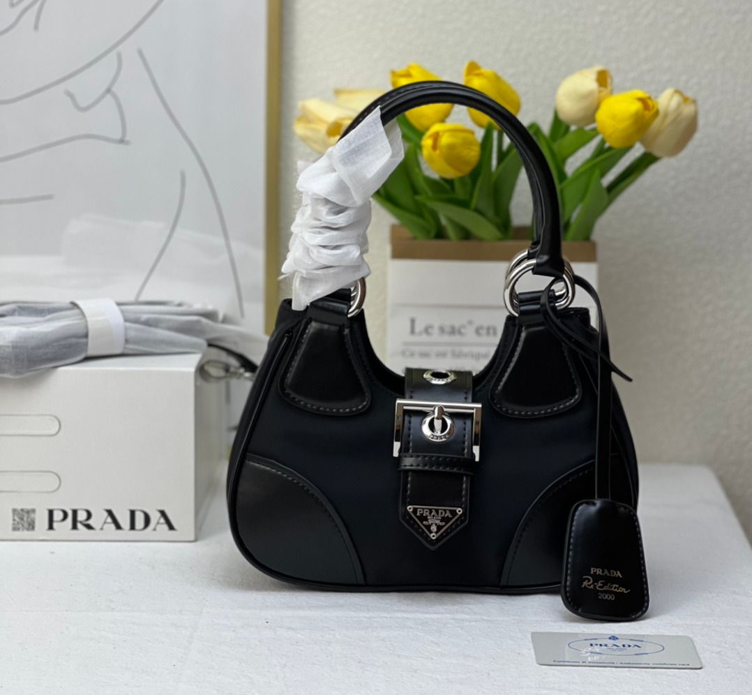 Prada Re-Edition 2000 Pink Nylon Shoulder Bag, Luxury, Bags & Wallets on  Carousell