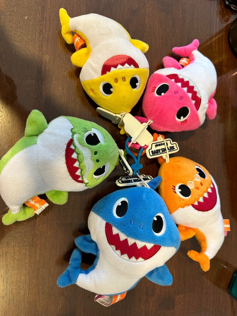 Baby shark best sale plush keychain