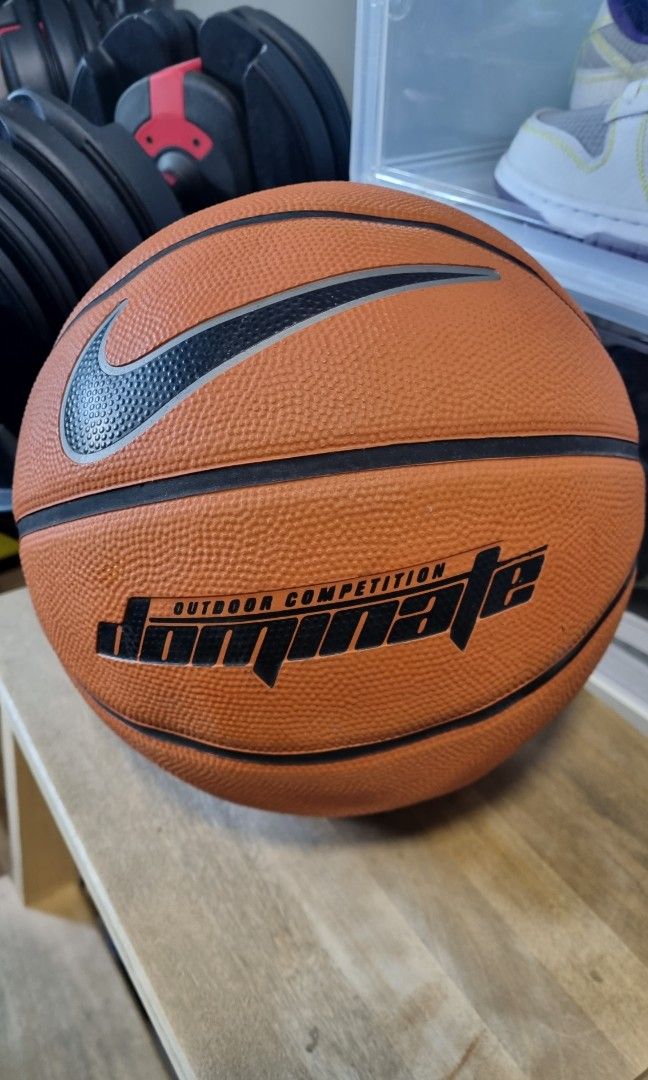 Nike Basket ball, Sports Equipment, Sports & Games, Racket & Ball