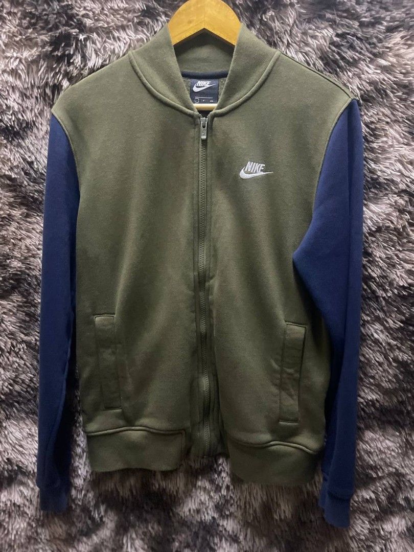 Nike club hotsell bomber jacket